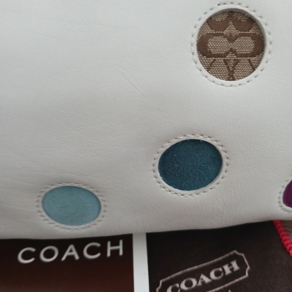COACH 3677 - Y2K White Leather Mini Dot Baguette Handbag w/ Strap - Ltd. Edition - Picture 6 of 16